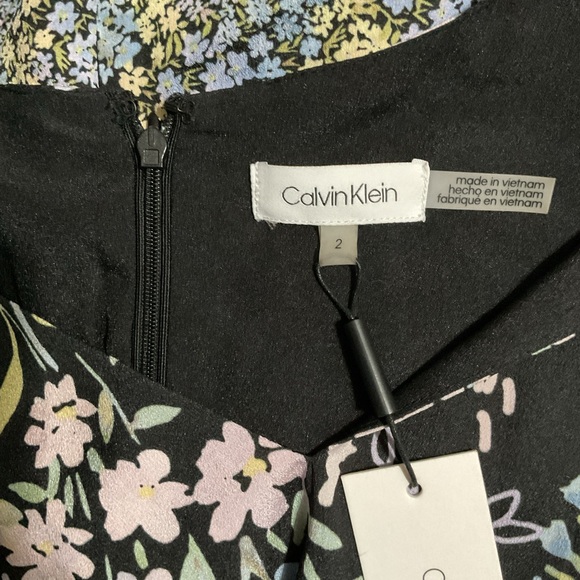 NWT Calvin Klein Floral V-Neck Handkerchief Dress - Size 2 - Picture 4 of 6